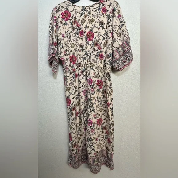 🌲3/$25 Floral Capri Length Jumpsuit - Picture 5 of 6